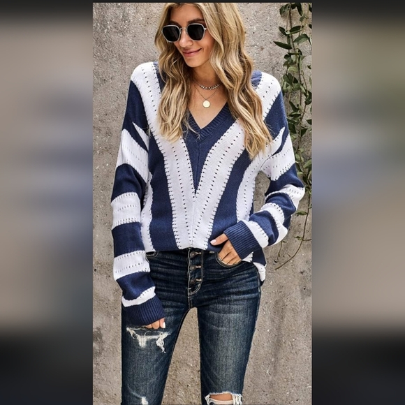 Elegant V-Neck Sweater - Navy and Cream - Picture 7 of 12